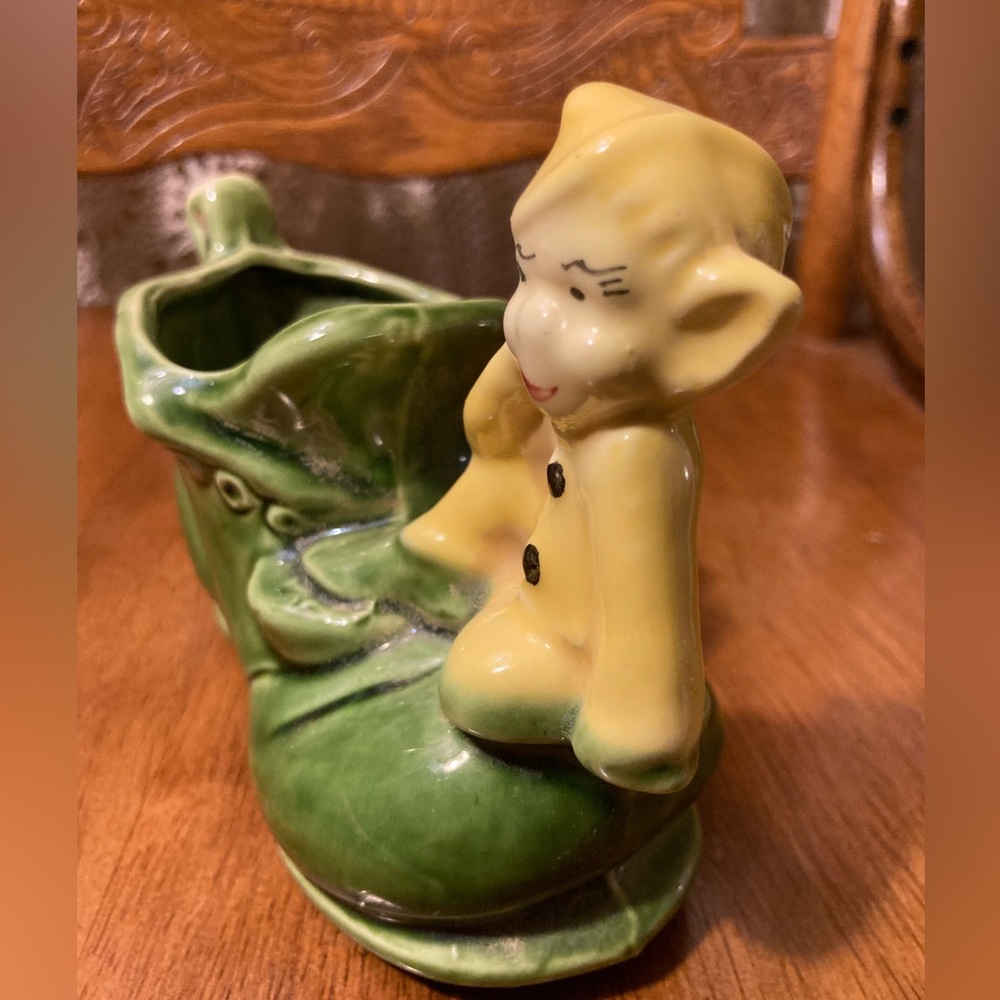Vintage Yellow Elf Pixie on Green Shoe Boot - Smirk Expression - Picture 11 of 16